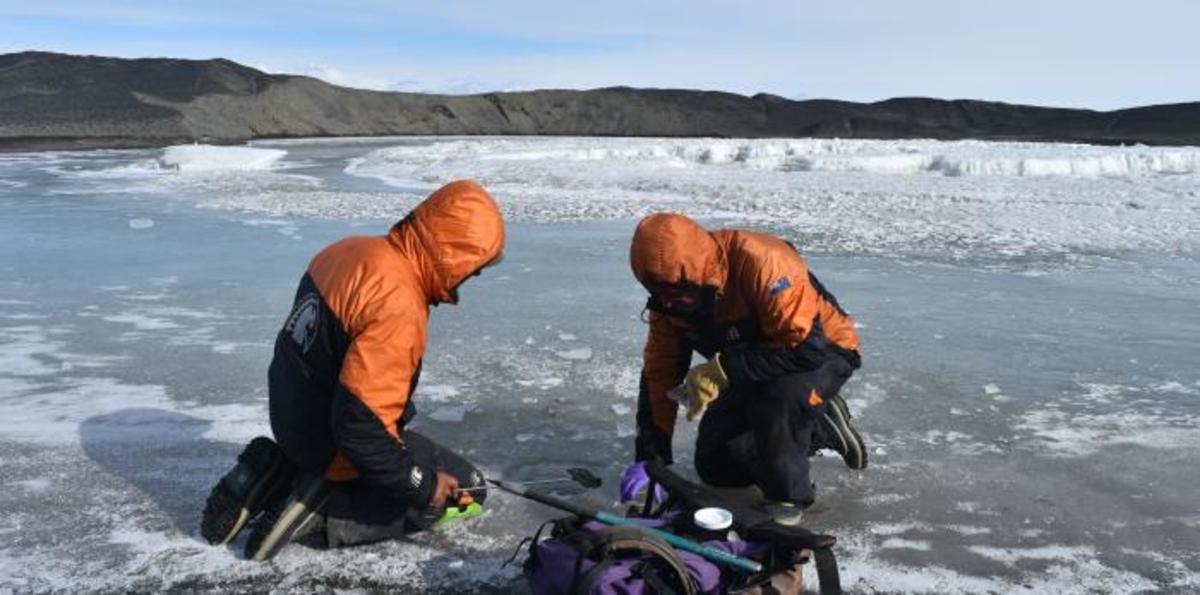 Sampling Mats and Water (Ian Hawes on L, Roger on R) Summons.jpg (Full)